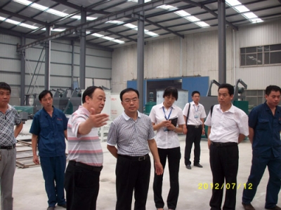 2012.7.12日李國忠教授到我公司參觀考察、指導(dǎo)工作
